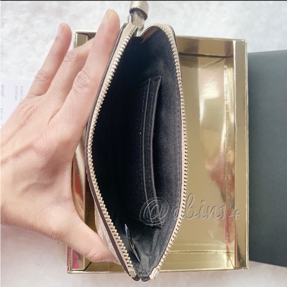 New in Box Coach Signature Corner Zip Wristlet in a Gift Box - Picture 3 of 6